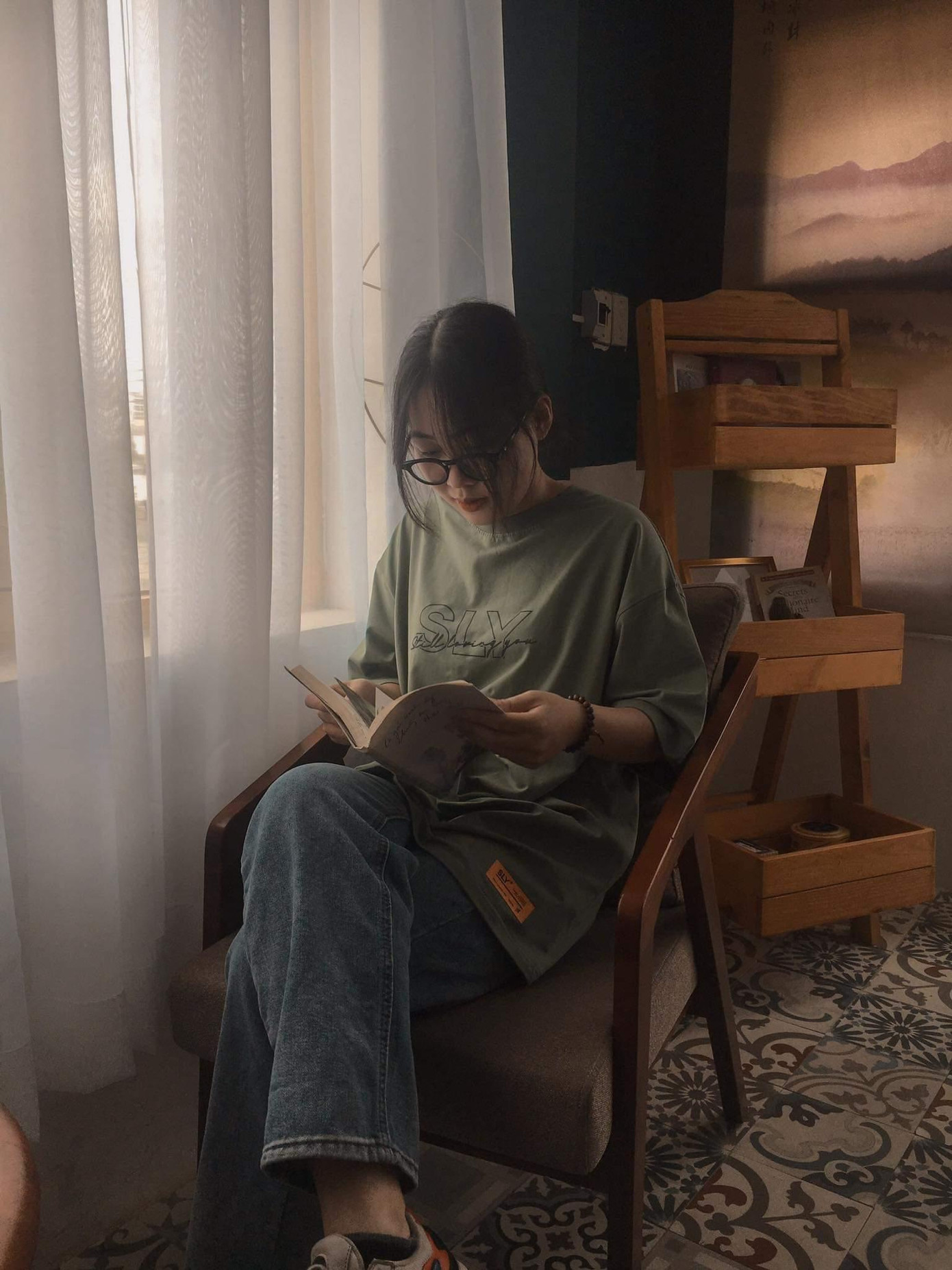 Những góc dễ thương của Treize Café do chính tay Tâm "set up". Những góc dễ thương của Treize Café do chính tay Tâm "set up".