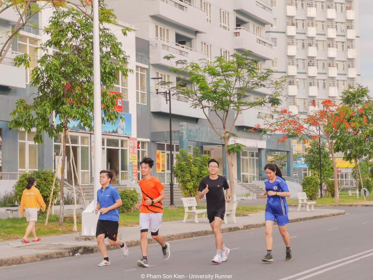 Chạy bộ là cách để các thành viên cùng sinh hoạt và cùng gắn kết nhau. (Ảnh: Phạm Sơn Kiên)