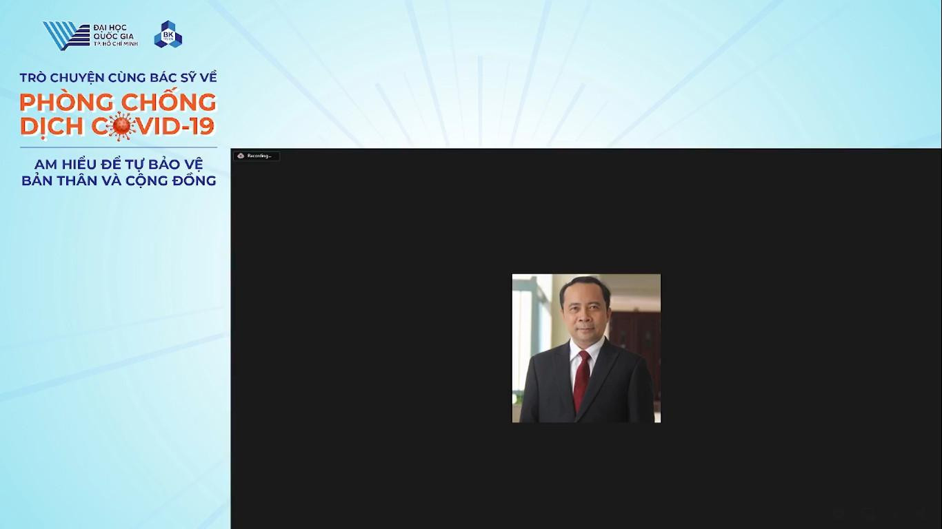 PGS.TS. Vũ Hải Quân, Giám đốc ĐHQG TP. HCM chia sẻ với sinh viên trong chương trình.