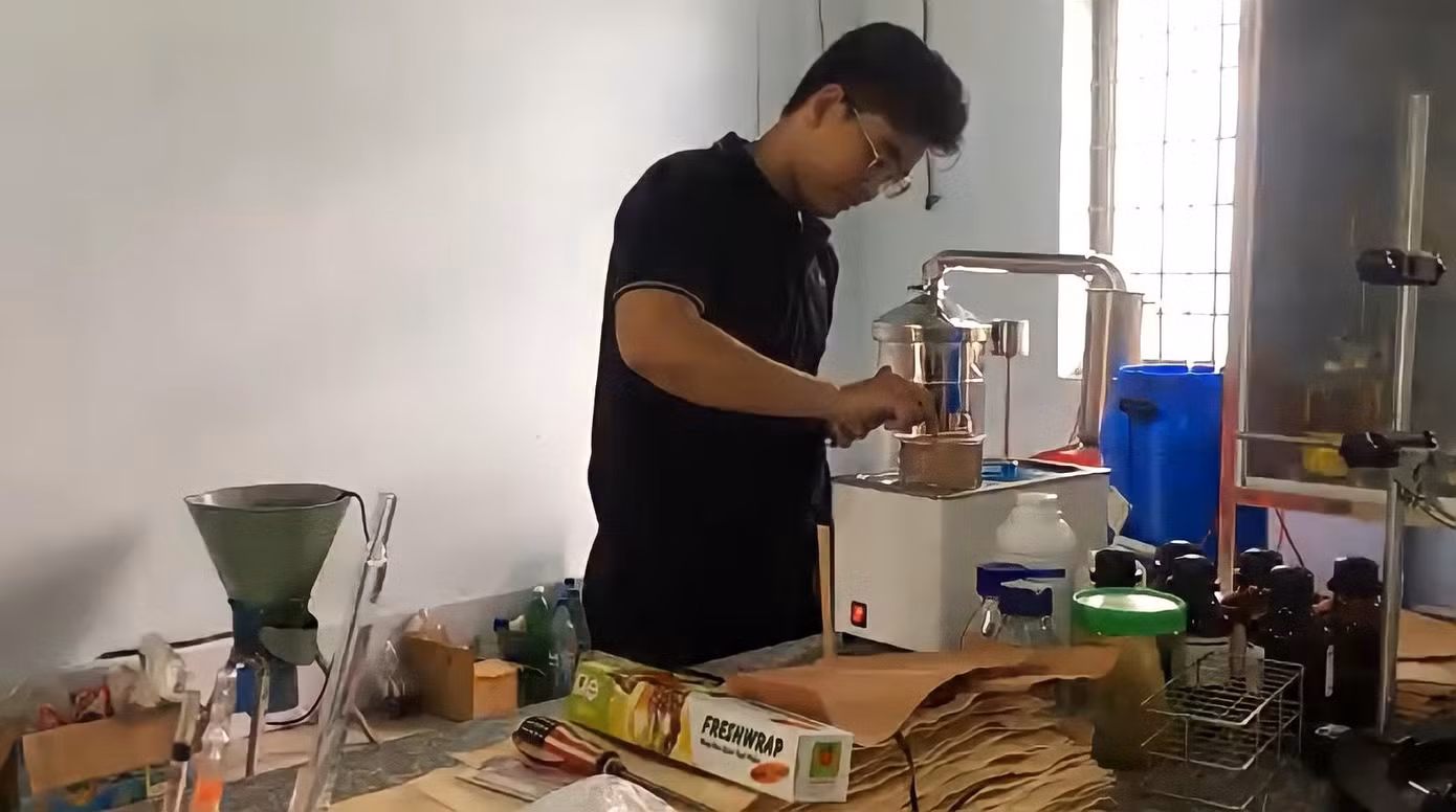 Nhóm điều chế sản phẩm trong phòng thí nghiệm. Nhóm điều chế sản phẩm trong phòng thí nghiệm.