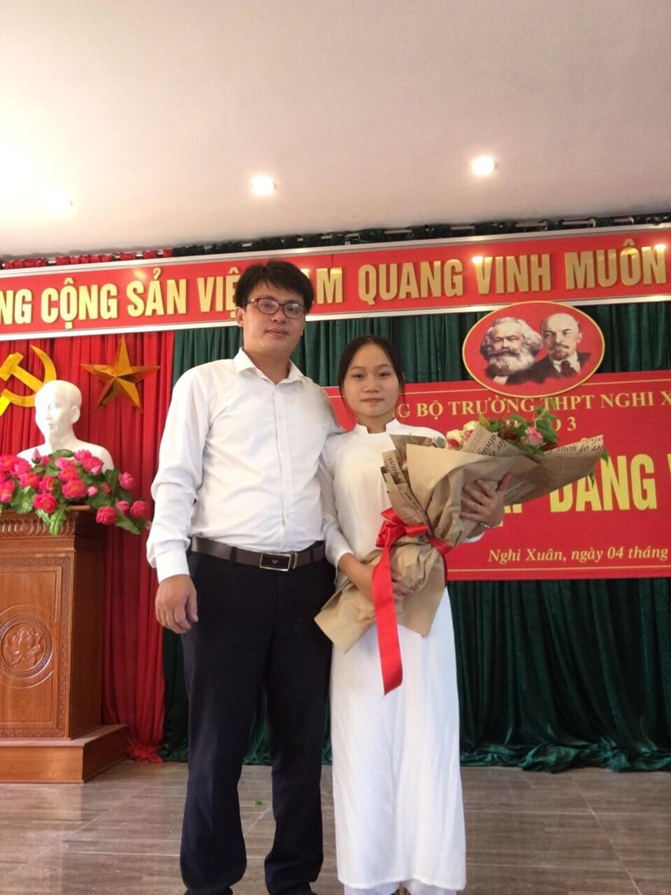 Vào đầu tháng 7/2021, Phan Thị Hương đã được kết nạp vào hàng ngũ của Đảng.