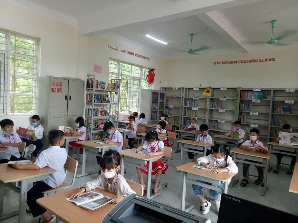 Sắp tới, Trang sẽ mở thêm tủ sách thứ ba tại Hà Giang dành cho các bạn nhỏ mồ côi và dự án này đang chờ được phê duyệt. Sắp tới, Trang sẽ mở thêm tủ sách thứ ba tại Hà Giang dành cho các bạn nhỏ mồ côi và dự án này đang chờ được phê duyệt.