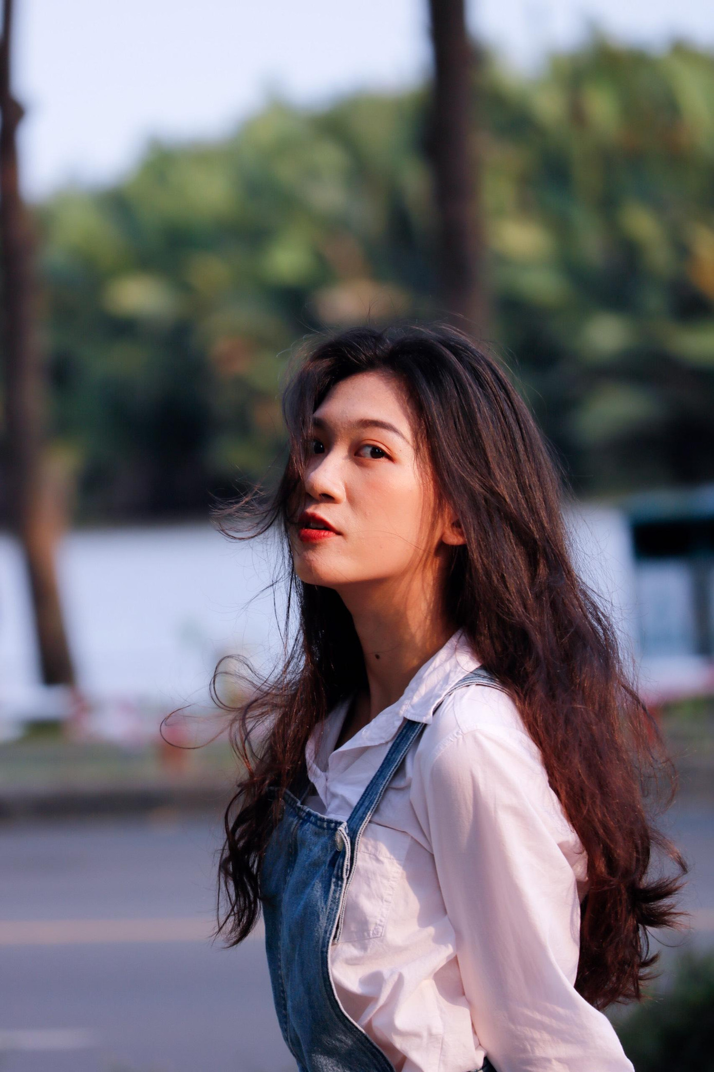 Lam Thảo từng là thủ khoa khoa Văn học, trường ĐH KHXH&NV (ĐHQG TP. HCM). Lam Thảo từng là thủ khoa khoa Văn học, trường ĐH KHXH&NV (ĐHQG TP. HCM).