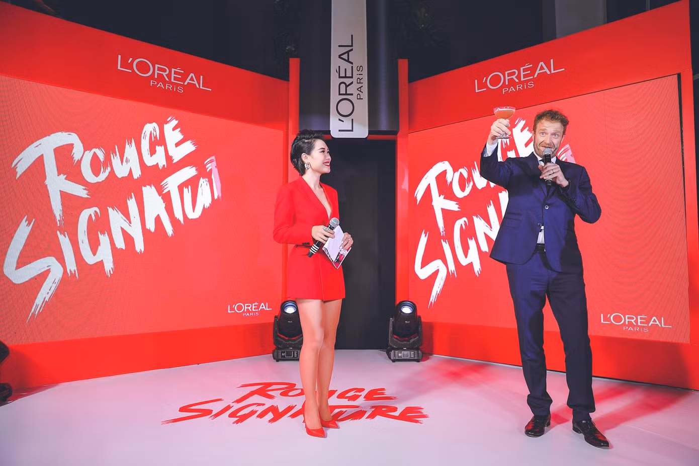 Thanh Thanh trong một lần làm host cho sự kiện song ngữ của thương hiệu mỹ phẩm nổi tiếng L'Oréal. Thanh Thanh trong một lần làm host cho sự kiện song ngữ của thương hiệu mỹ phẩm nổi tiếng L'Oréal.