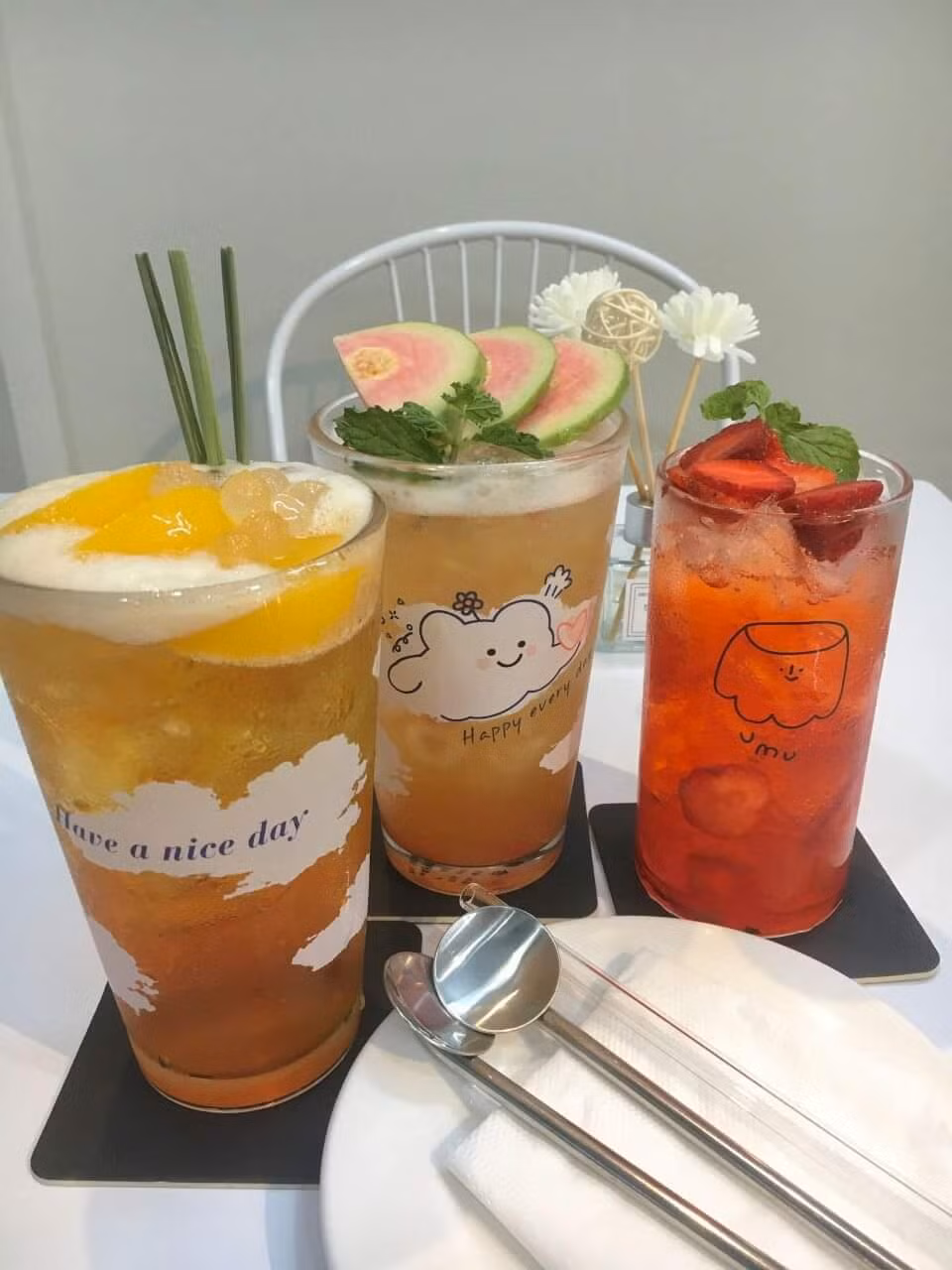 Những món đồ uống hấp dẫn của quán Ngọc Tâm.