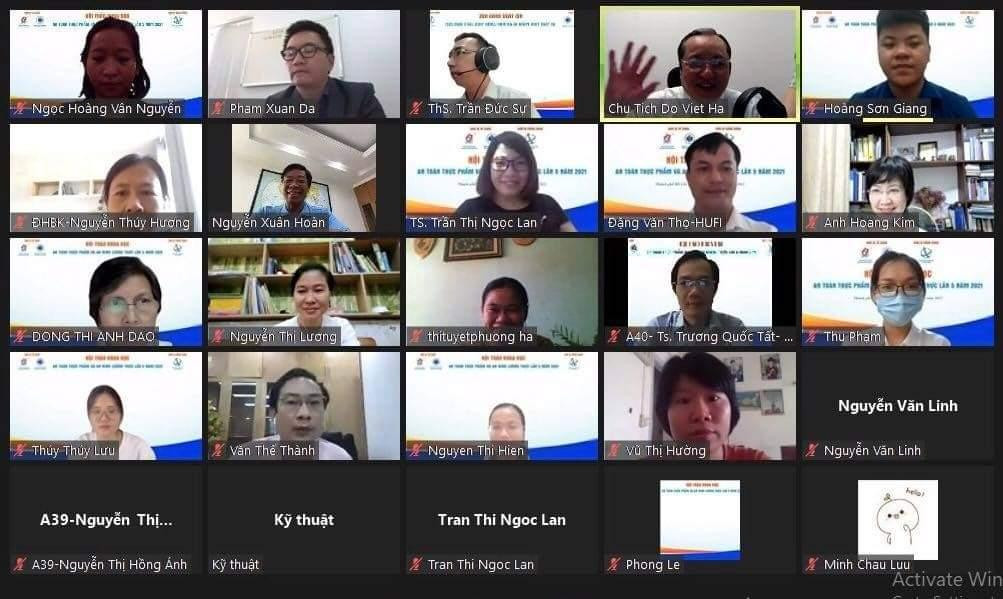 Hội thảo thu hút nhiều nhà khoa học trẻ, nhiều sinh viên tham dự. Hội thảo thu hút nhiều nhà khoa học trẻ, nhiều sinh viên tham dự.