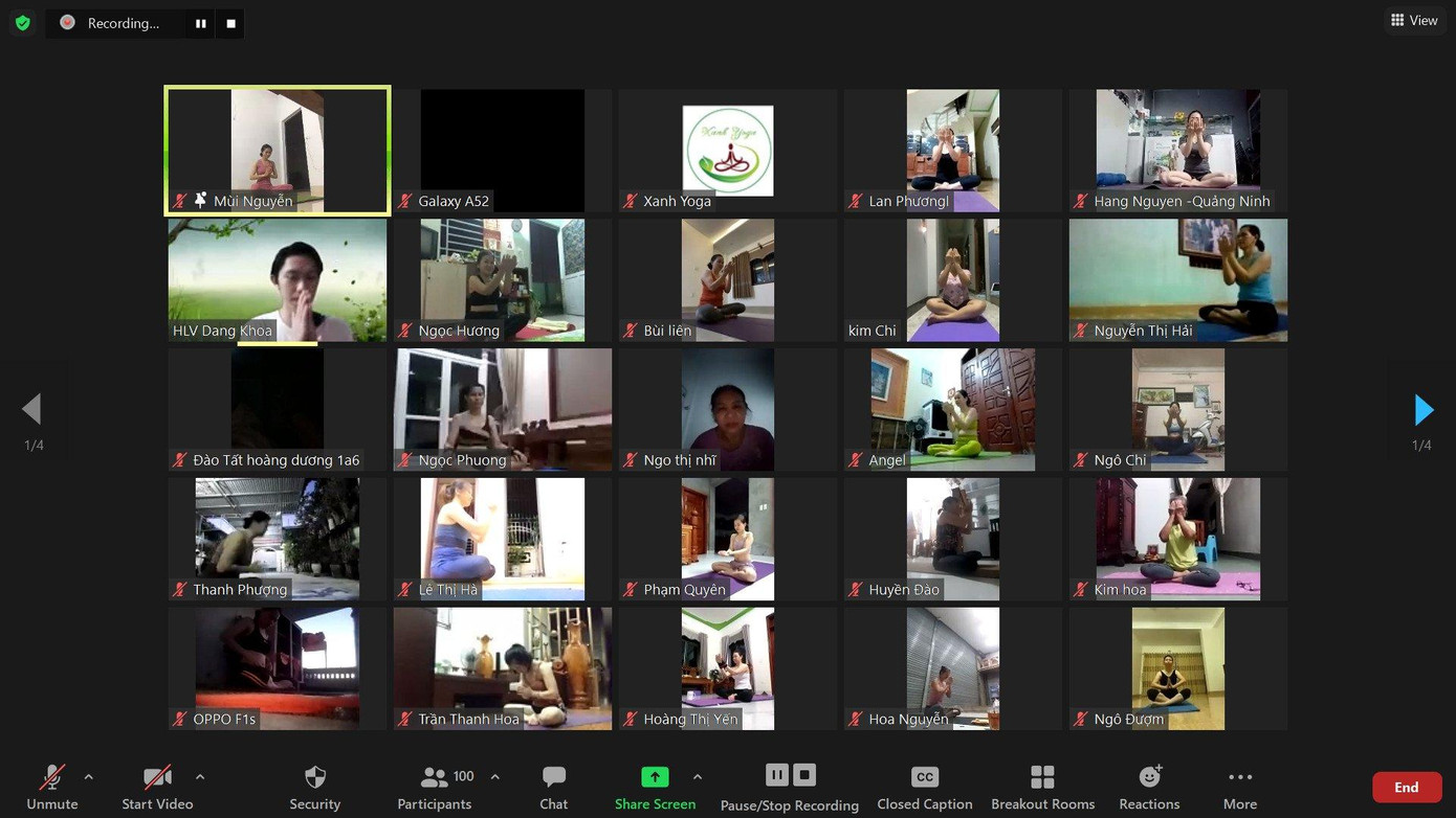Theo Phúc, các học viên chi trả cho lớp học yoga online miễn phí bằng nụ cười và lòng biết ơn.