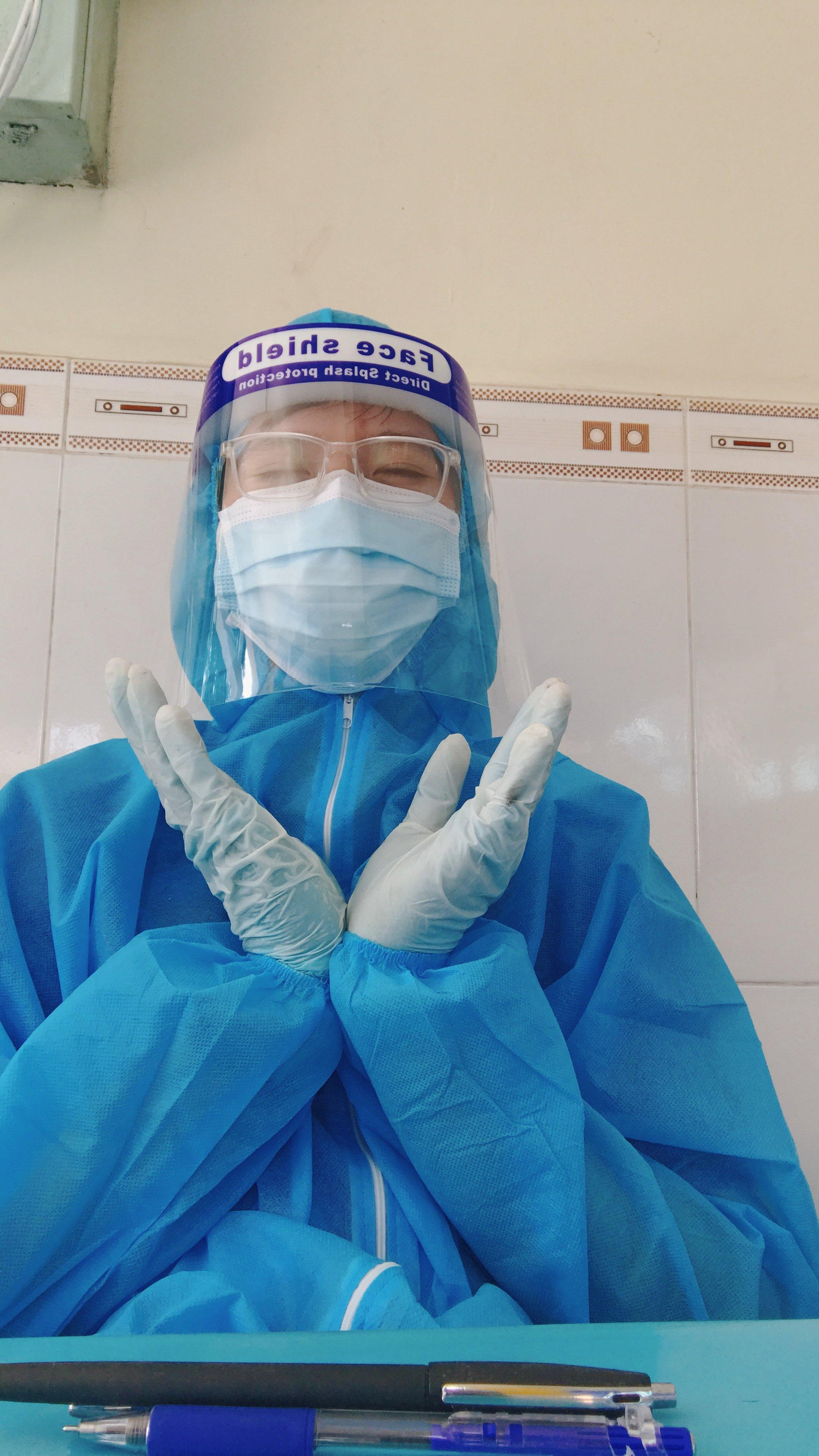 Nguyễn Minh Nhựt lạc quan và vui tươi khi hỗ trợ tuyến đầu chống dịch.