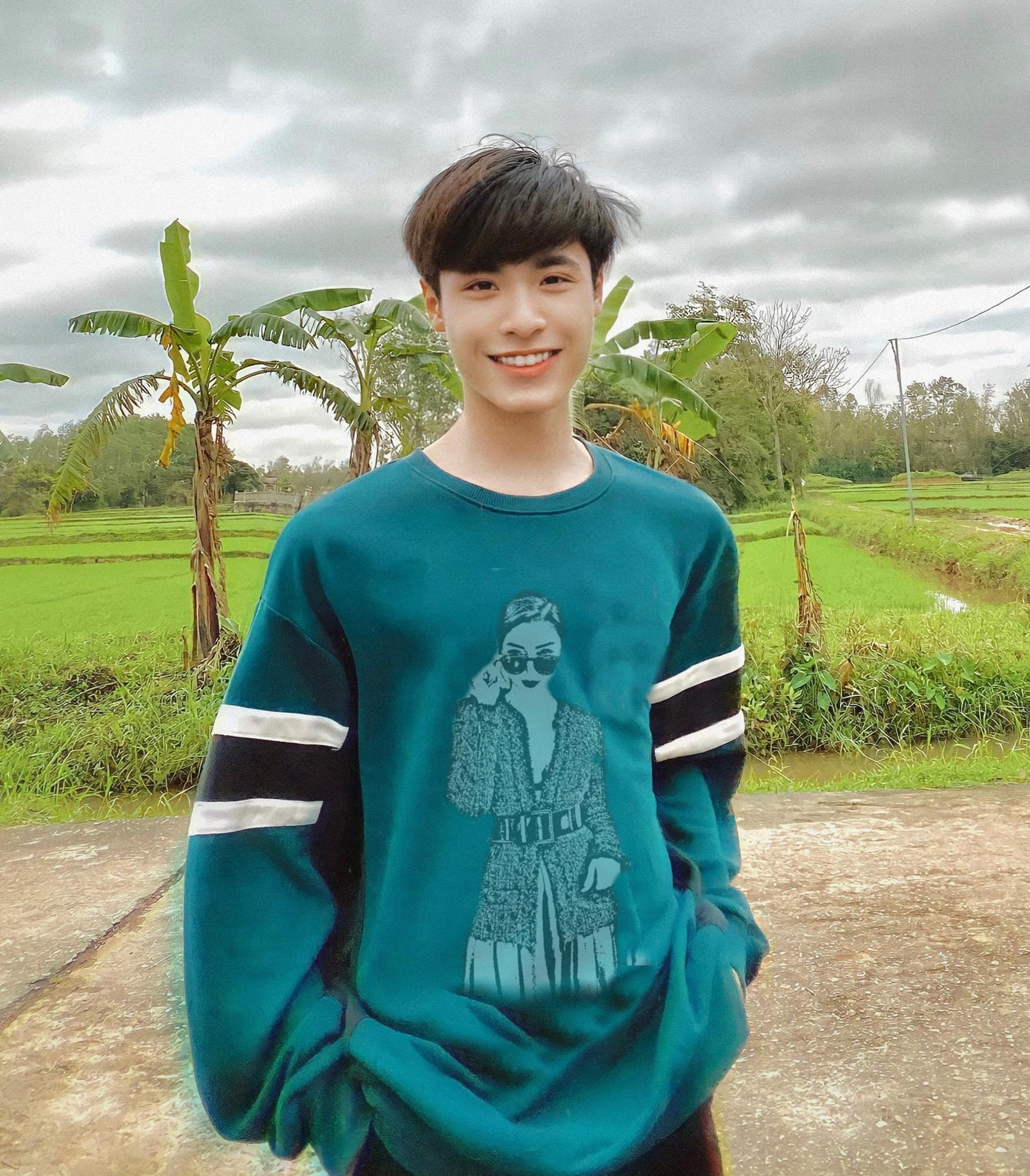 Cảnh Bin vẫn đang theo đuổi niềm đam mê vẽ truyền thần của mình.