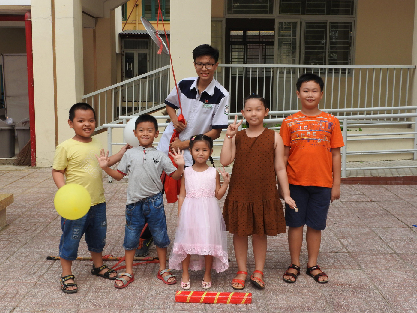 Duy Tân và hoạt động tổ chức tết Trung Thu cho các em thiếu nhi. Duy Tân và hoạt động tổ chức tết Trung Thu cho các em thiếu nhi.