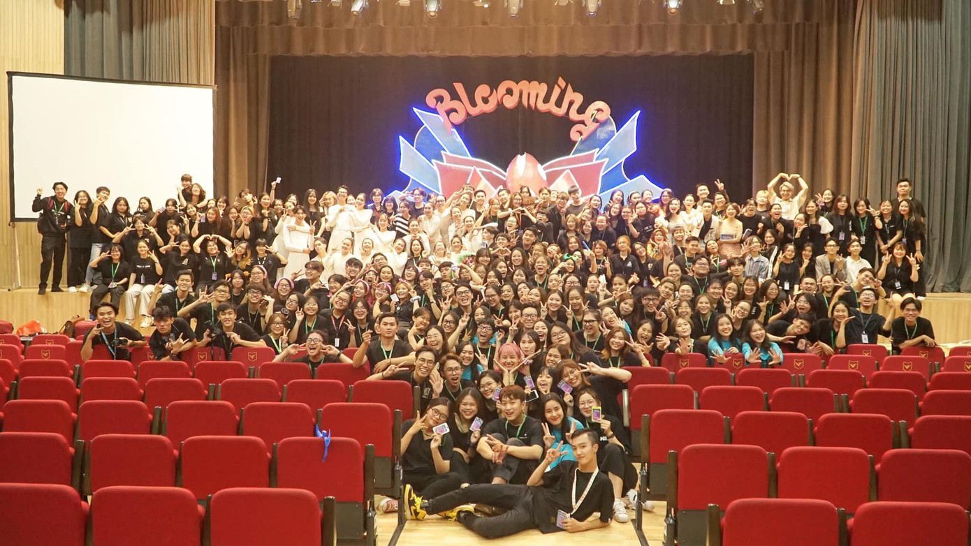 Minh Trí và Ban Tổ chức BLOOMING.
