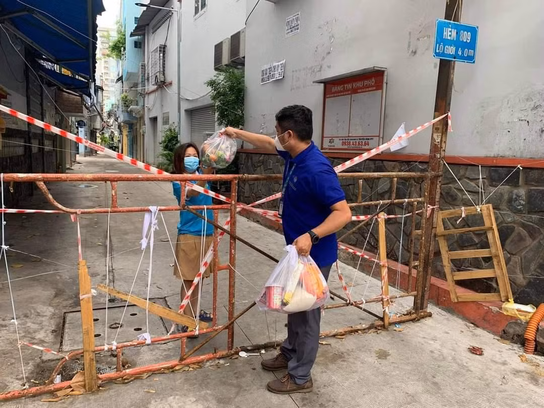 Những phần lương thực, thực phẩm giúp sinh viên bớt khó khăn trong những ngày TP. HCM giãn cách.
