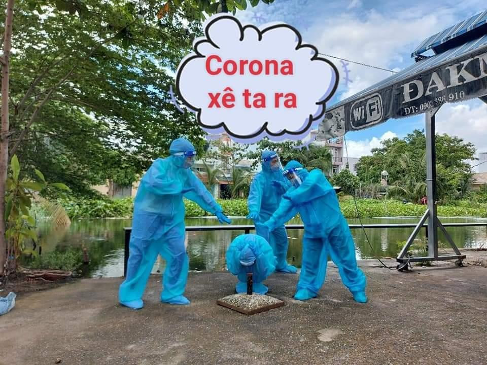 Những tạo hình sáng tạo của các bạn tình nguyện viên chống dịch.