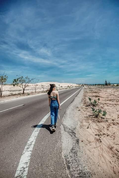 Check in ở những cung đường đầy cát trắng là trải nghiệm tuyệt vời.