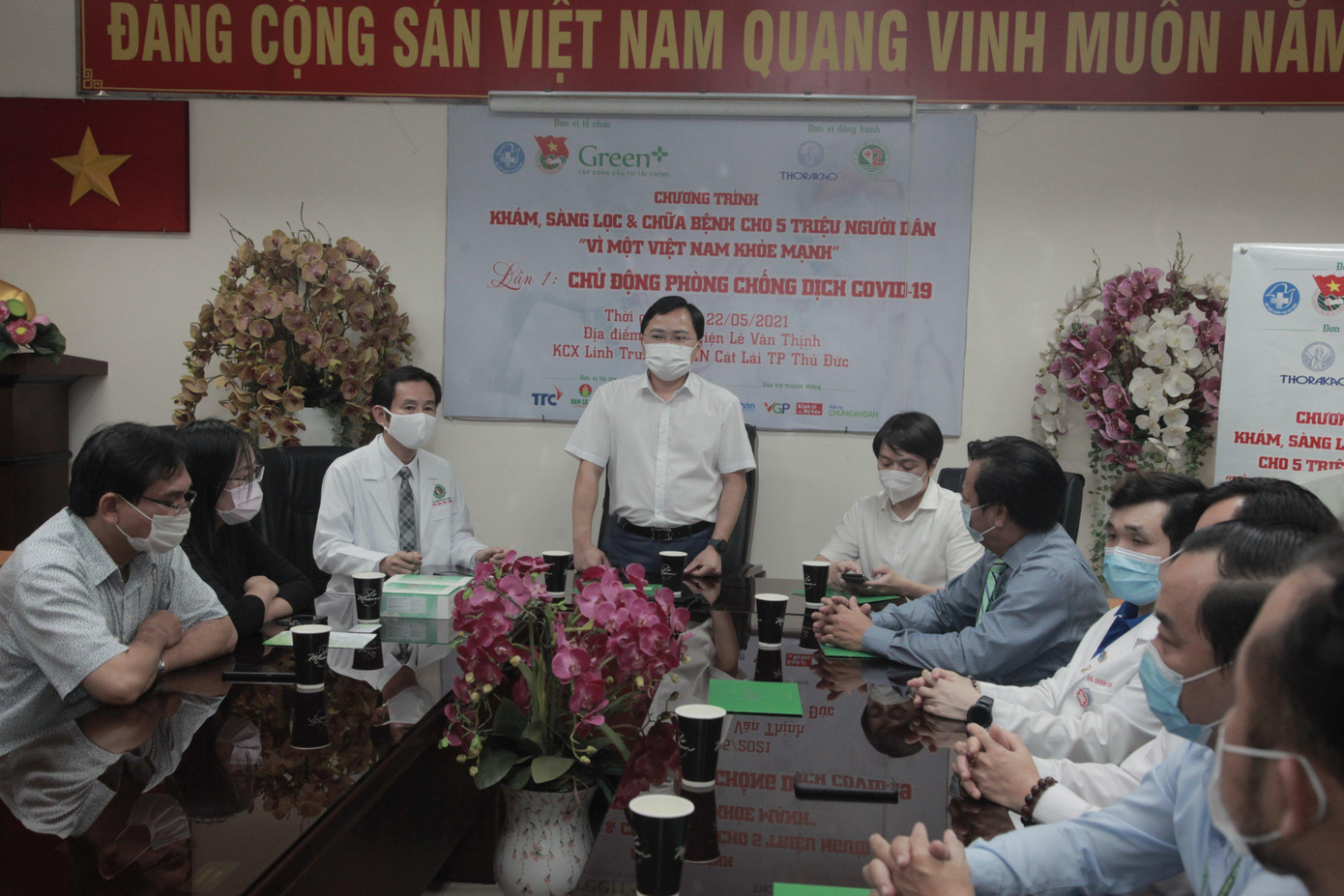 Anh Nguyễn Anh Tuấn, Bí thư thứ nhất T.Ư Đoàn gửi lời hỏi tham tới đội ngũ y, bác sĩ đang làm việc tại ba bệnh viện tại TP. Thử Đức (TP. HCM).