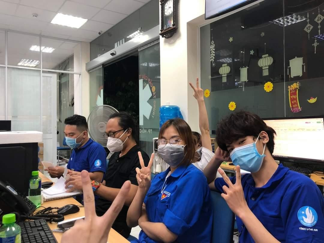 300 giảng viên, sinh viên từ các trường trực thuộc ĐHQG TP. HCM đã tham gia hỗ trợ Tổng đài 1022. 300 giảng viên, sinh viên từ các trường trực thuộc ĐHQG TP. HCM đã tham gia hỗ trợ Tổng đài 1022.