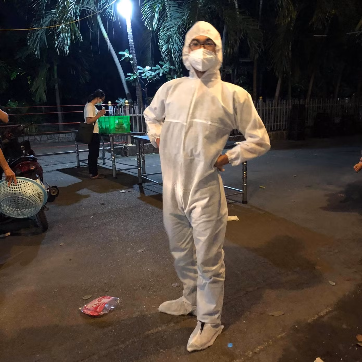 Công việc chống dịch áp lực nhưng Bảo luôn nỗ lực hết mình.