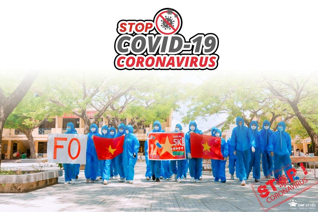 Các đạo cụ đi kèm được các em dành nhiều tâm huyết, được thực hiện hoàn toàn thủ công. Các đạo cụ đi kèm được các em dành nhiều tâm huyết, được thực hiện hoàn toàn thủ công.