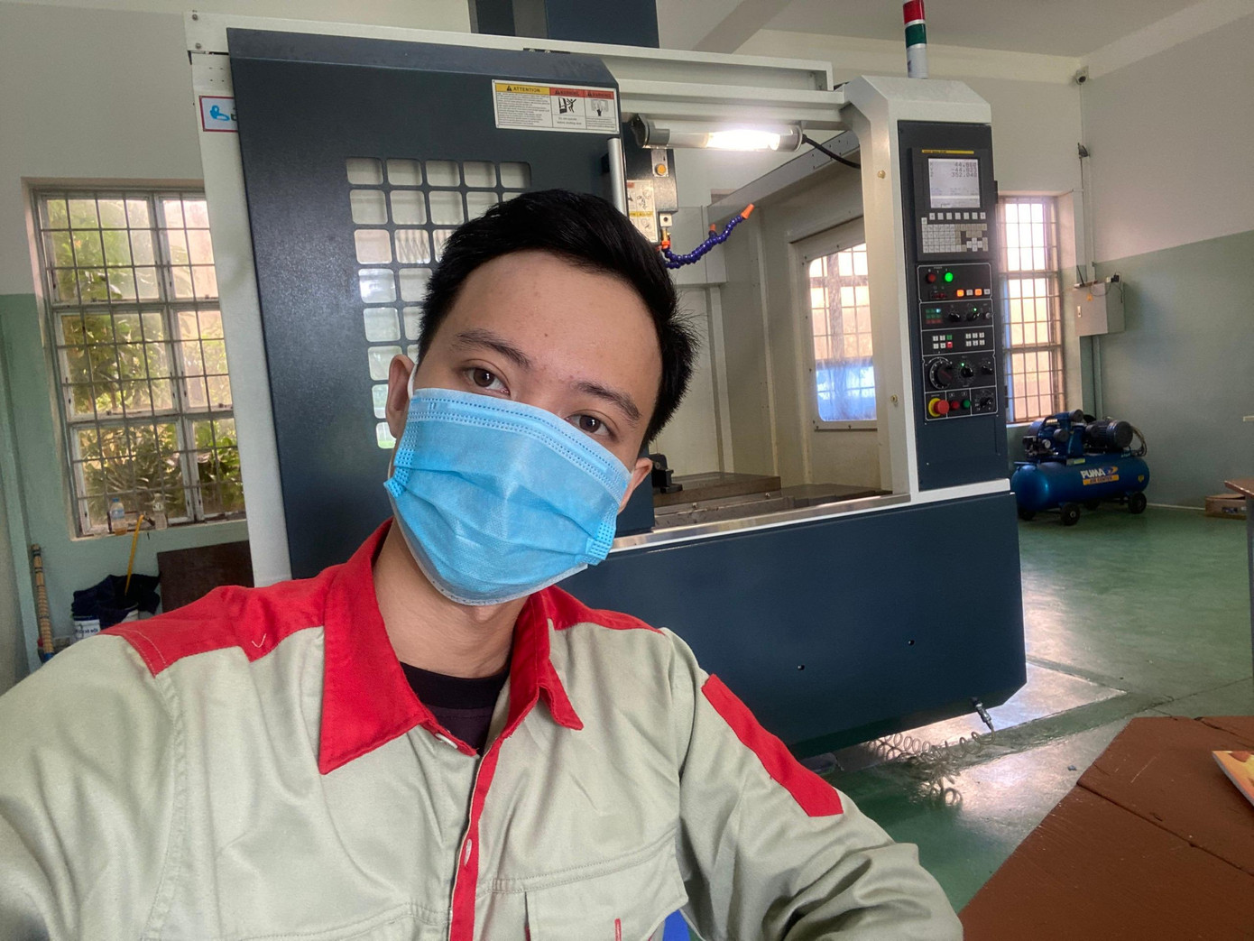 Một giờ học thực hành tại xưởng của Lê Văn Tài. (Ảnh: NVCC). Một giờ học thực hành tại xưởng của Lê Văn Tài. (Ảnh: NVCC).