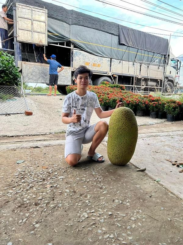 Lộc rất đam mê với công việc kinh doanh hiện tại.