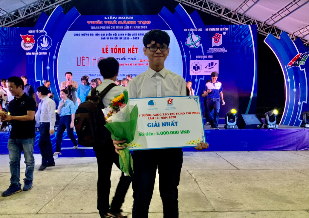 Hoàng Đạt vinh dự nhận nhiều giải thưởng với dự án ý nghĩa, thiết thực. Hoàng Đạt vinh dự nhận nhiều giải thưởng với dự án ý nghĩa, thiết thực.