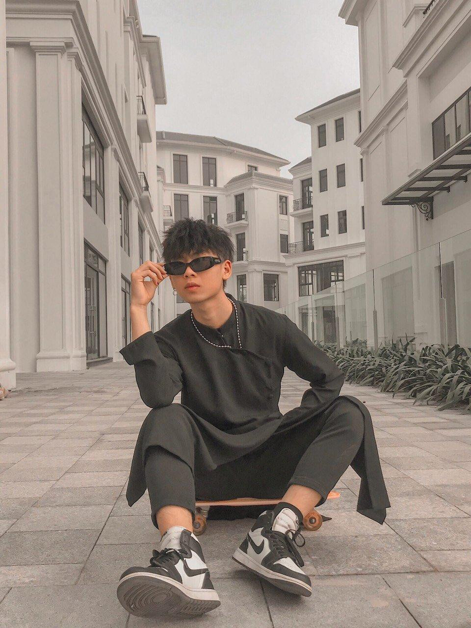 Toàn luôn cố gắng từng ngày để mang đến những trang phục ấn tượng. Toàn luôn cố gắng từng ngày để mang đến những trang phục ấn tượng.