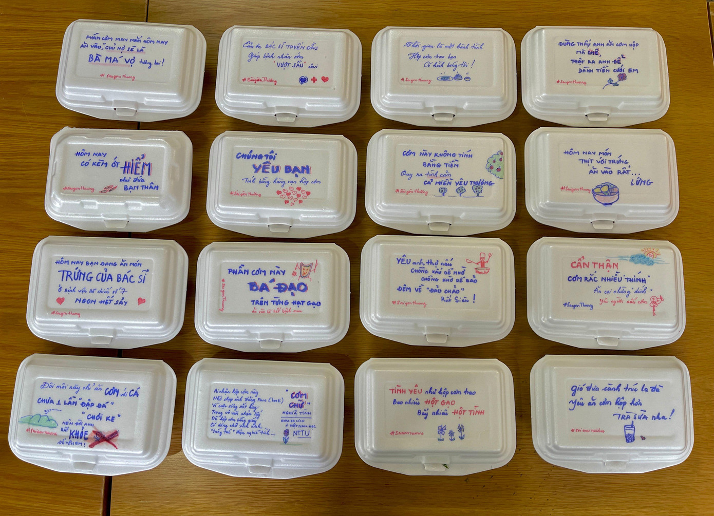 Những "hộp cơm chữ" với thông điệp dễ thương. (Ảnh: NVCC) Những "hộp cơm chữ" với thông điệp dễ thương. (Ảnh: NVCC)