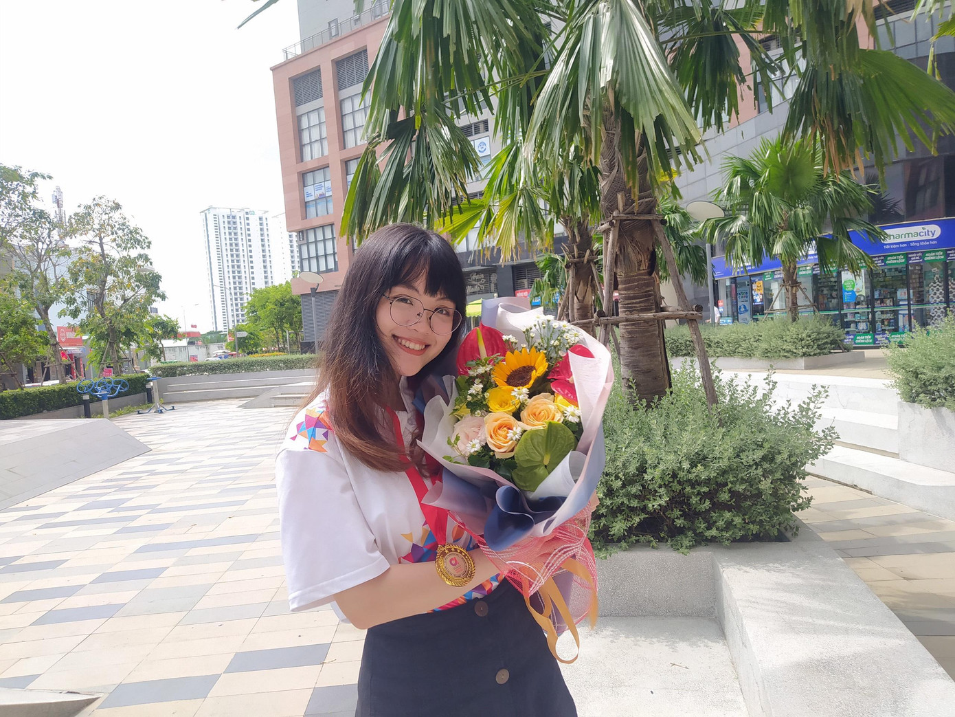 Thùy Nhi từng đạt danh hiệu “Sinh viên tiêu biểu” năm 2020. Thùy Nhi từng đạt danh hiệu “Sinh viên tiêu biểu” năm 2020.