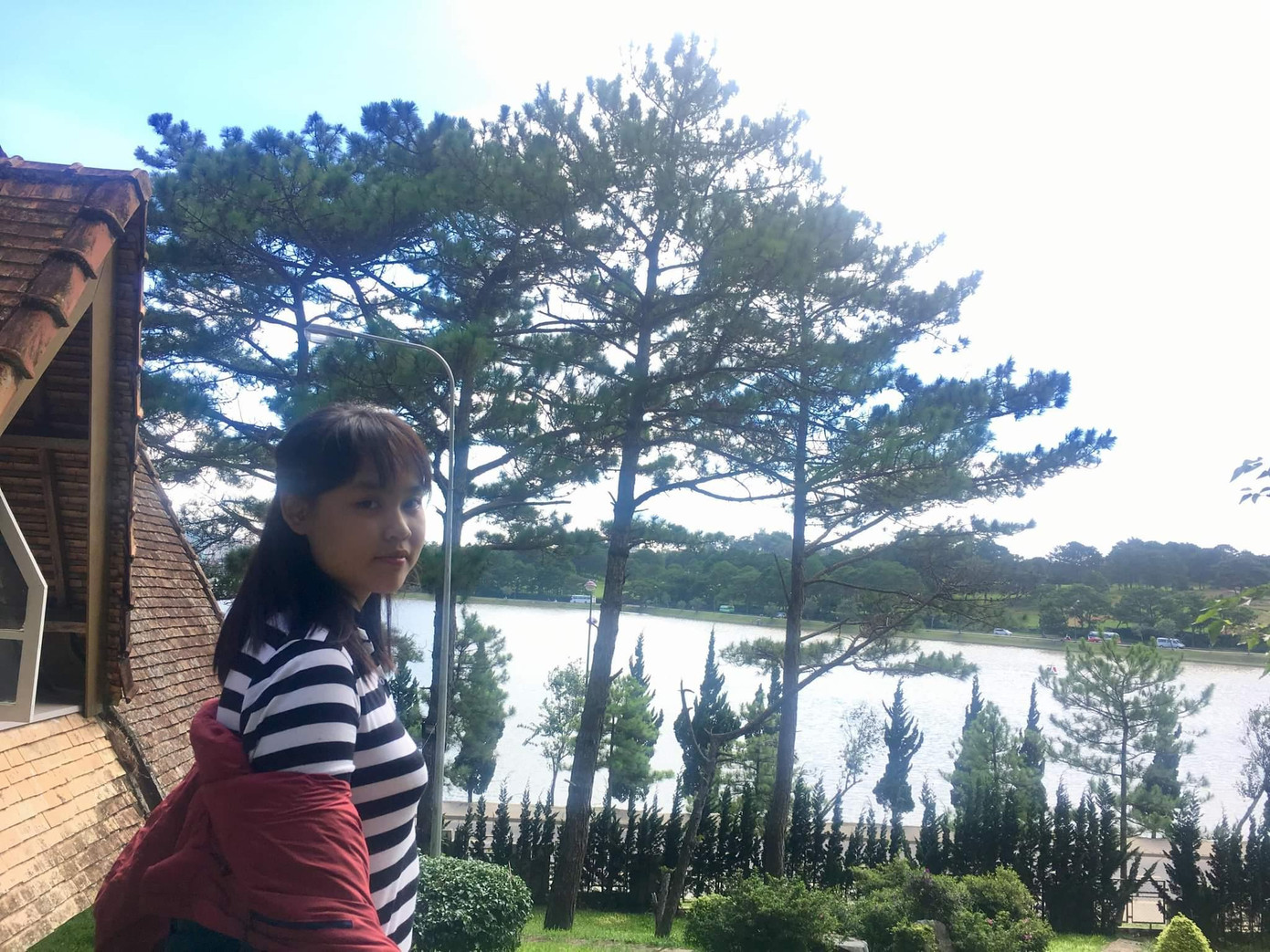 Lê Trọng Tường Uyên là sinh viên năm thứ tư, khoa Ngữ văn Pháp, trường ĐH KHXH&NV (ĐHQG TP. HCM). Lê Trọng Tường Uyên là sinh viên năm thứ tư, khoa Ngữ văn Pháp, trường ĐH KHXH&NV (ĐHQG TP. HCM).