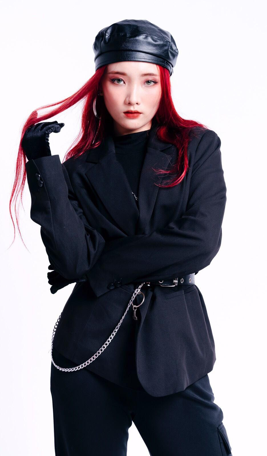 Cẩm Nhung hy vọng dịch bệnh sẽ sớm qua đi để cô bạn tiếp tục những kế hoạch còn dang dở.