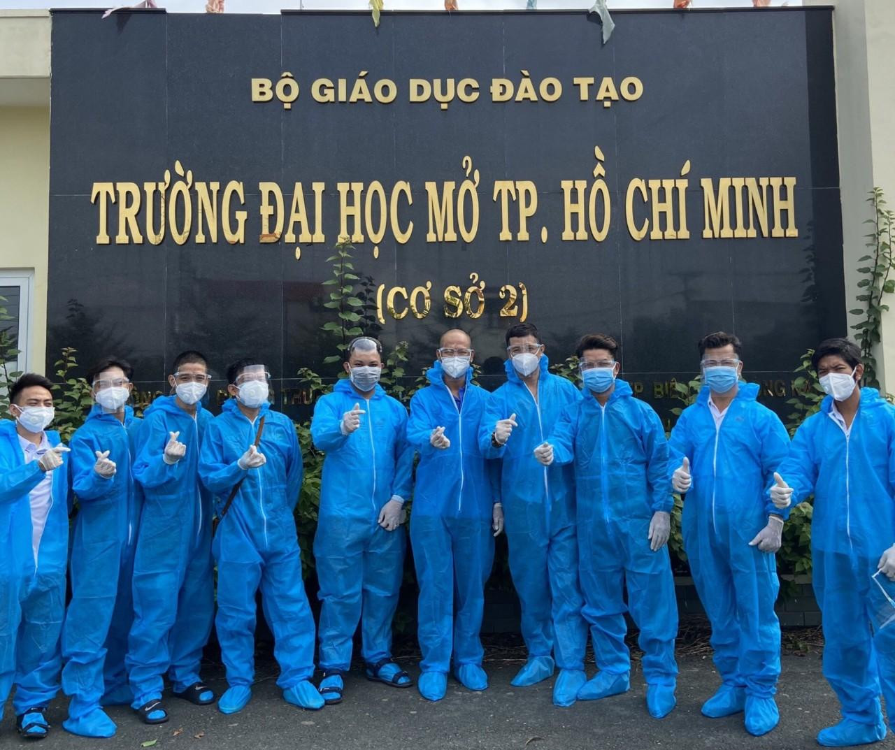 Các thành viên của CLB Tóc trẻ. Các thành viên của CLB Tóc trẻ.