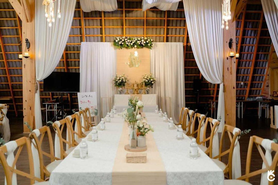 Phong cách trang trí trong lễ cưới cũng ấn tượng.