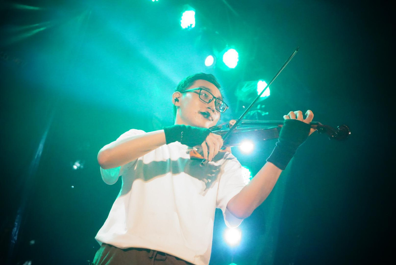 Trí An biểu diễn tại “Kiss Pool Party” do EDM TDT Community tổ chức.