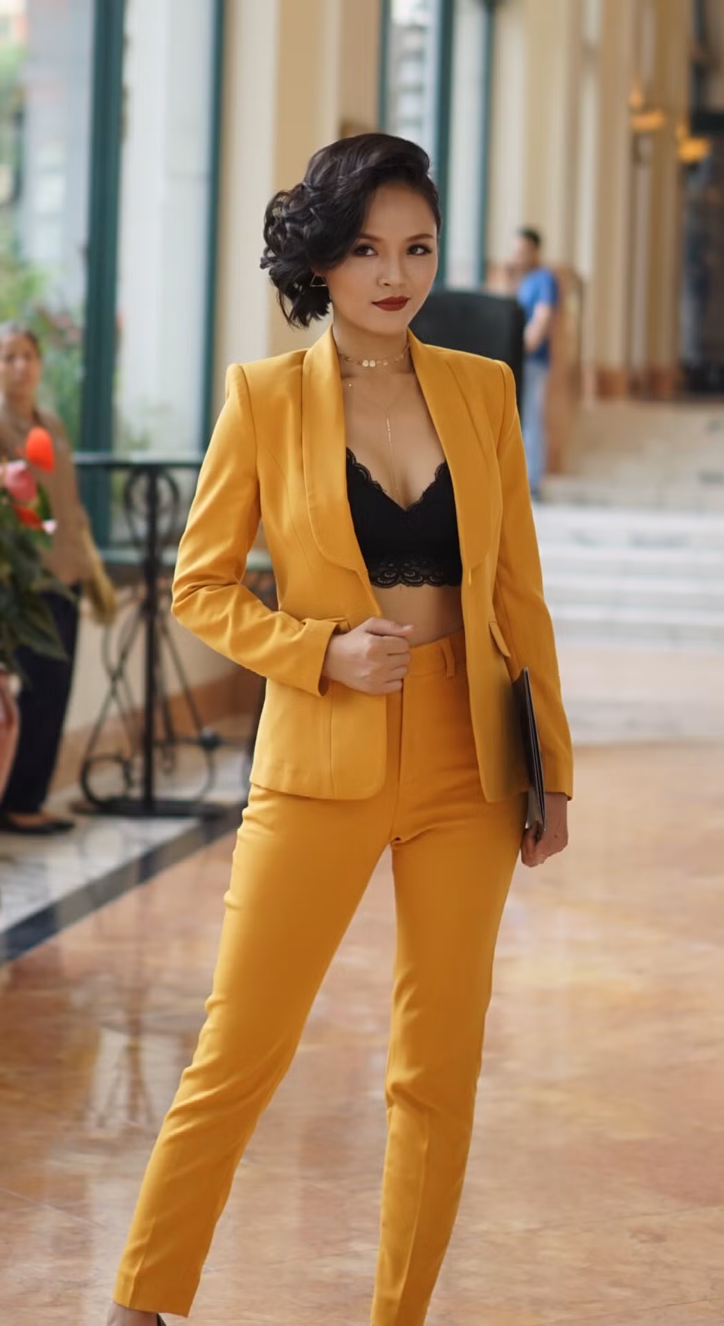 Vào vai 'gái làng chơi', Thu Quỳnh bất ngờ sexy 'thoát hiền' ảnh 3