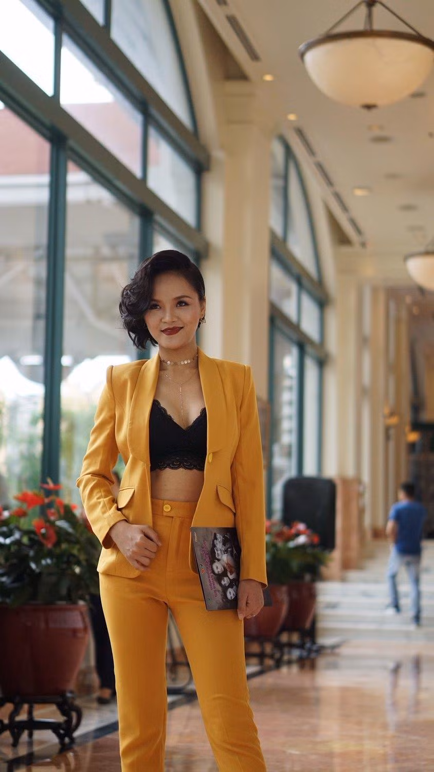Vào vai 'gái làng chơi', Thu Quỳnh bất ngờ sexy 'thoát hiền' ảnh 5
