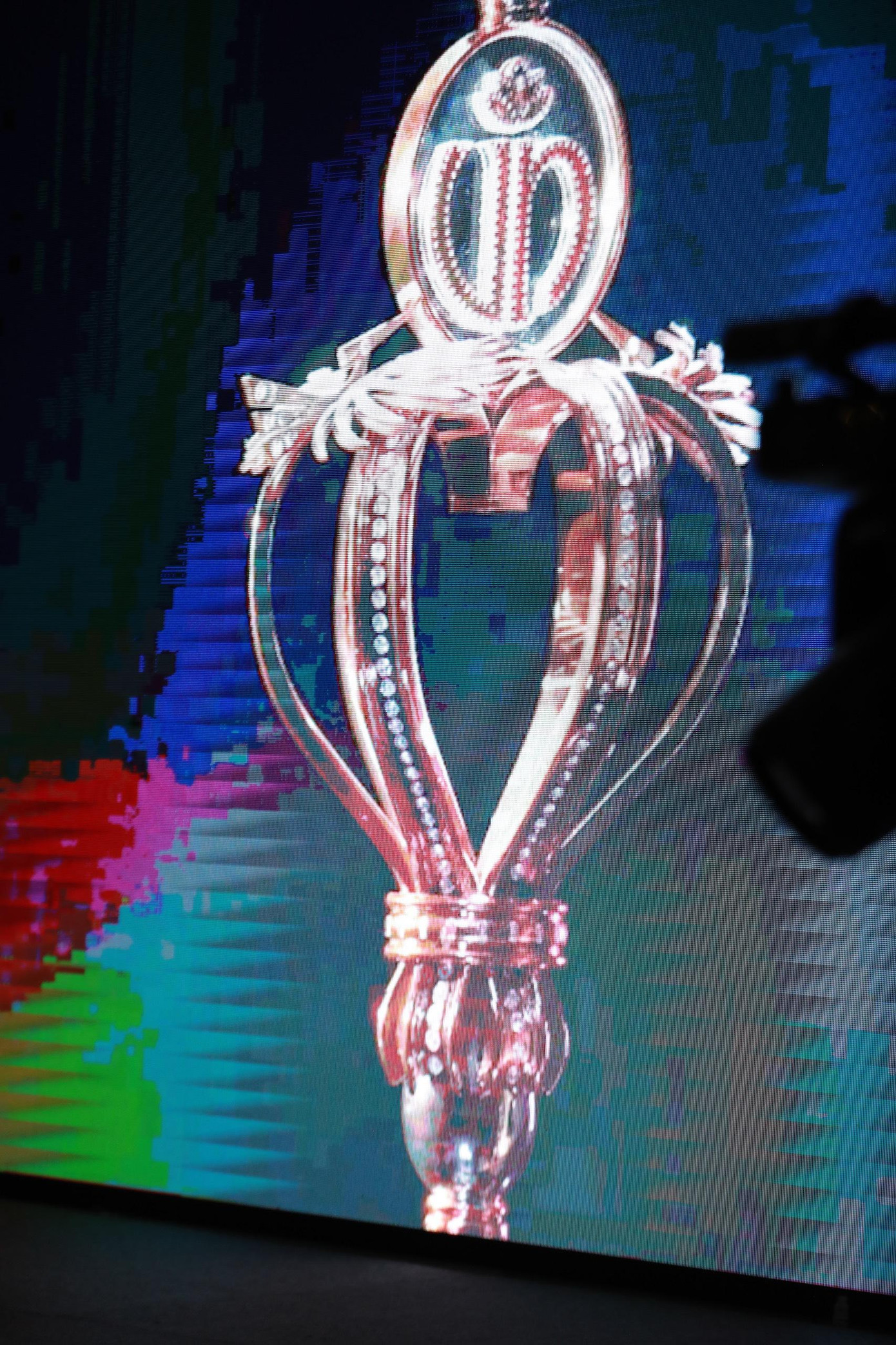 Quyền trượng là vật phẩm không thể thiếu trong cuộc thi Hoa hậu Việt Nam. Ảnh: Hồng Vĩnh. Quyền trượng là vật phẩm không thể thiếu trong cuộc thi Hoa hậu Việt Nam. Ảnh: Hồng Vĩnh.