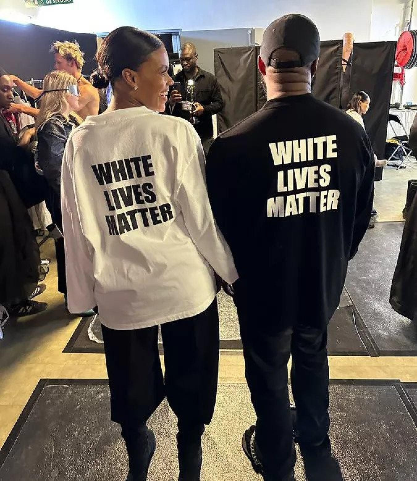 Chiếc áo in chữ "White Lives Matter" khiến công chúng phẫn nộ. Ảnh: Twitter. Chiếc áo in chữ "White Lives Matter" khiến công chúng phẫn nộ. Ảnh: Twitter.