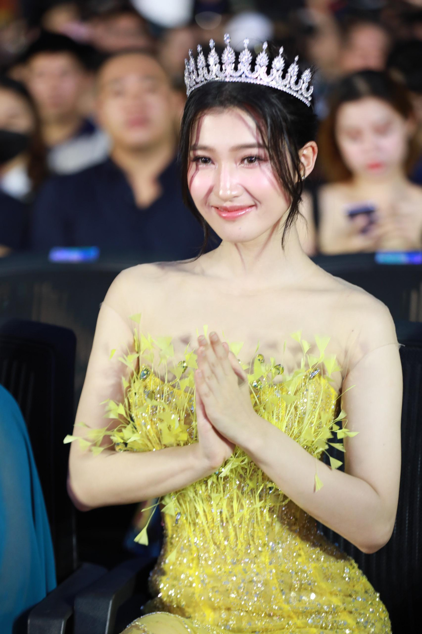 Á hậu Phương Nhi mang vẻ đẹp trong veo.