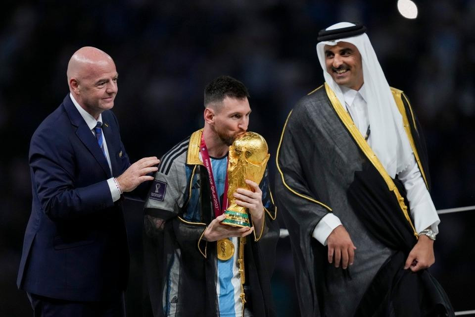 Chiếc áo thay cho sự công nhận tài năng và sự cống hiến của Messi. Ảnh: Getty Images. Chiếc áo thay cho sự công nhận tài năng và sự cống hiến của Messi. Ảnh: Getty Images.