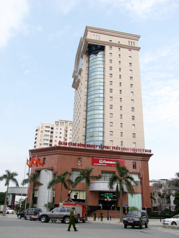 Kết thúc cuộc tổng kết diễn tập, đại tá Nguyễn Đức Chung, phó giám đốc Công an Hà Nội, đã đánh giá công tác diễn tập, đồng thời đưa ra các kiến nghị đối với lãnh đạo ngân hàng, doanh nghiệp, cơ sở kinh doanh, chế tác vàng bạc đá quý. Theo đó, các đơn vị này cần đầu tư, tổ chức lắp đặt thiết bị an ninh, hệ thống báo động, camera có khả năng quan sát, ghi và lưu lại hình ảnh để phục vụ tốt công tác bảo vệ; thiết lập và duy trì đường dây nóng với công an cơ sở, phối hợp với cơ quan công an xây dựng phương án, kế hoạch phòng ngừa, bảo vệ và tuân thủ các hướng dẫn của cơ quan công an về công tác đảm bảo an ninh trật tự; bố trí lực lượng bảo vệ đủ về số lượng, có kiến thức về công tác bảo vệ... 