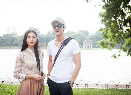 Những ngôi sao nôi tiếng đến với Hà Nội trong năm 2013 Đầu tháng 9, nam diễn viên của “Tiệm mì mỹ nam” Lee Ki Woo cũng có mặt tại Việt Nam để cùng diễn viên Ngô Thanh Vân đảm nhận vai trò đại sứ của Liên hoan phim Hàn Quốc tại Việt Nam lần thứ 2