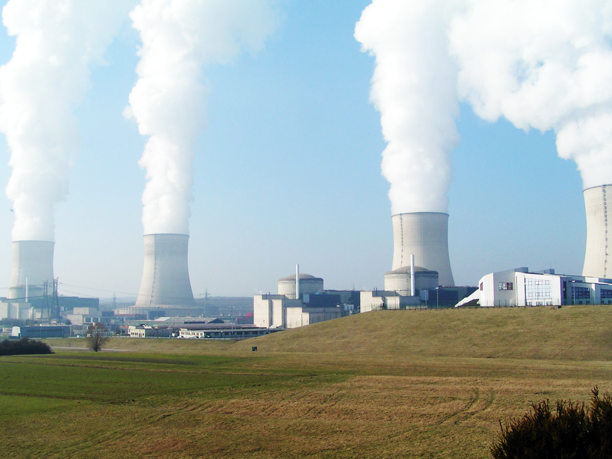 Chuyên gia: Với các siêu dự án lớn, trong đó có dự án điện hạt nhân trị giá hàng chục tỷ USD, nợ công của Việt Nam sẽ ở mức nào?