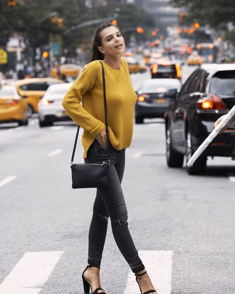 Nàng mẫu da nâu Emily Ratajkowski gợi cảm ở mọi góc nhìn ảnh 10