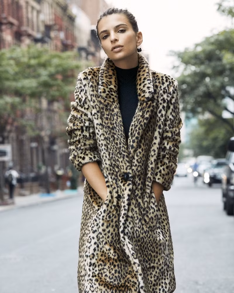 Nàng mẫu da nâu Emily Ratajkowski gợi cảm ở mọi góc nhìn ảnh 13