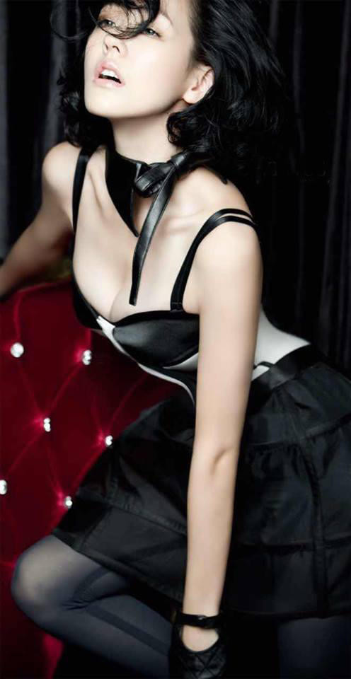 Từ Hy Đệ gần tứ tuần vẫn siêu gợi cảm ảnh 4