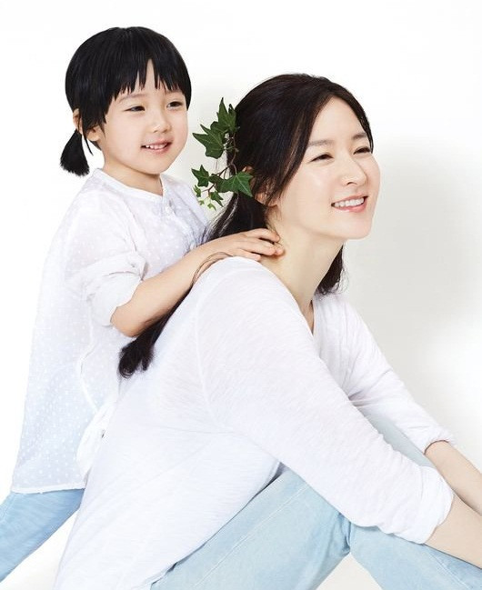 ‘Nàng Dae Jang Geum’ đẹp long lanh bên bạn trai Lưu Diệc Phi ảnh 1