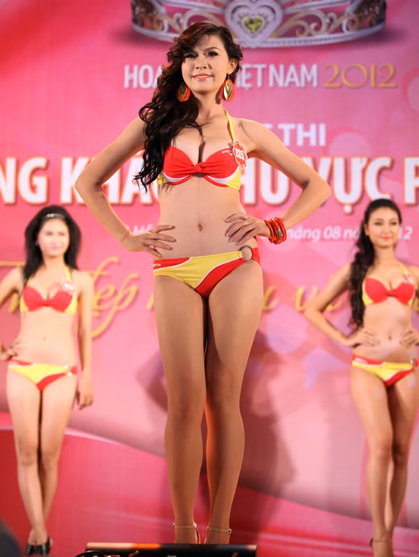 Lê Phúc Hồng Châu, SBD 172. Cao 1,72m. Số đo ba vòng: 85-64-91