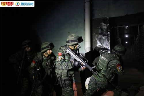 Cận cảnh đặc nhiệm Báo Tuyết của Trung Quốc ảnh 13