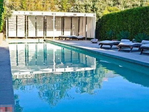 Ngắm biệt thự xa hoa ven biển của tài tử Brad Pitt ảnh 2