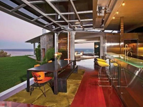 Ngắm biệt thự xa hoa ven biển của tài tử Brad Pitt ảnh 4